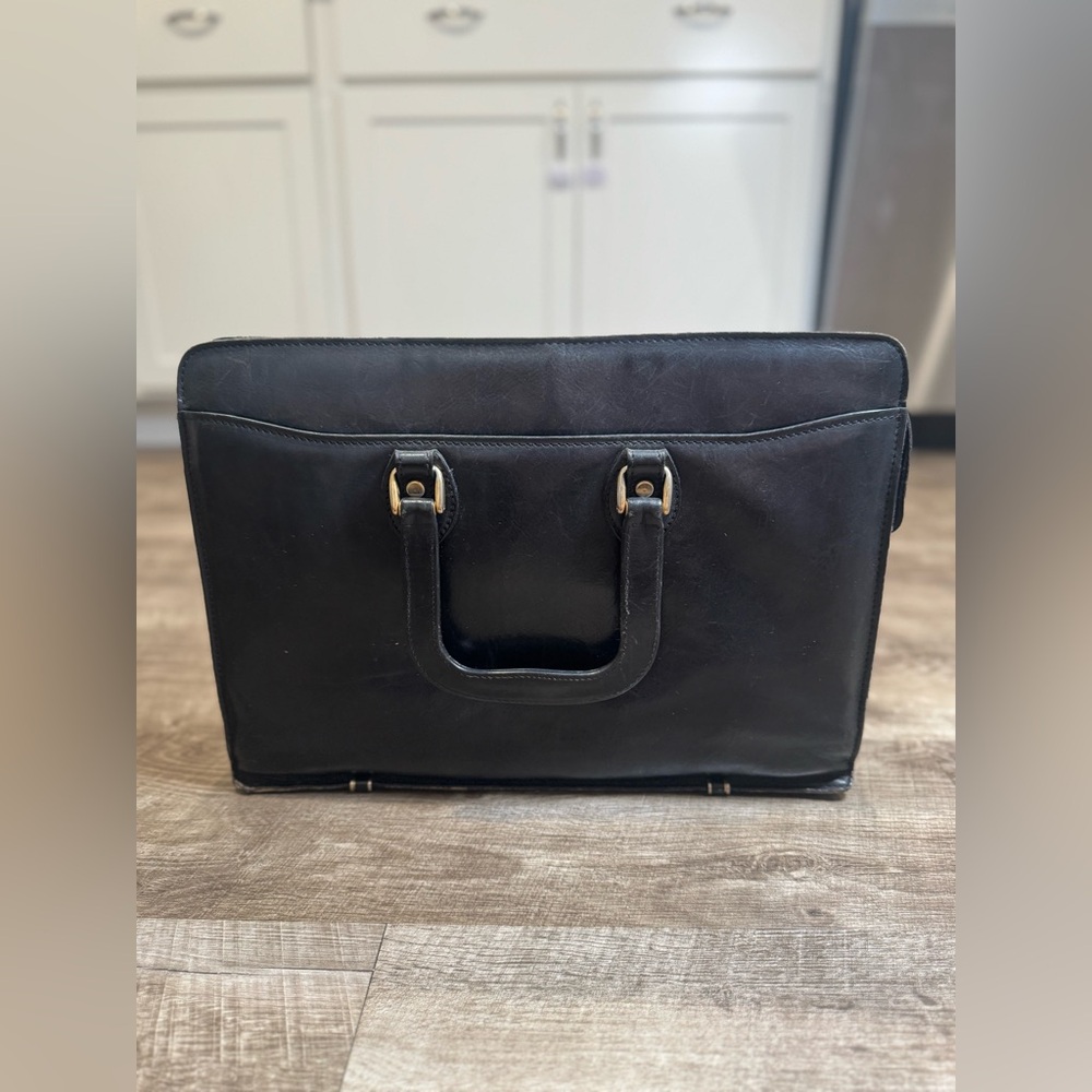 Vintage Bosca Men’s business school doctor all leather black briefcase